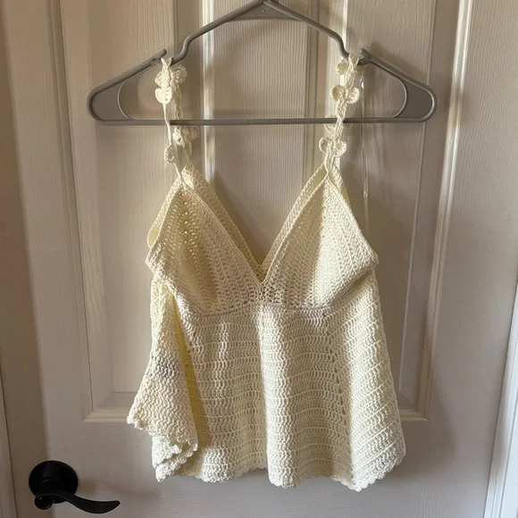 Chic Cream Crochet Camisole - Picture 2 of 3